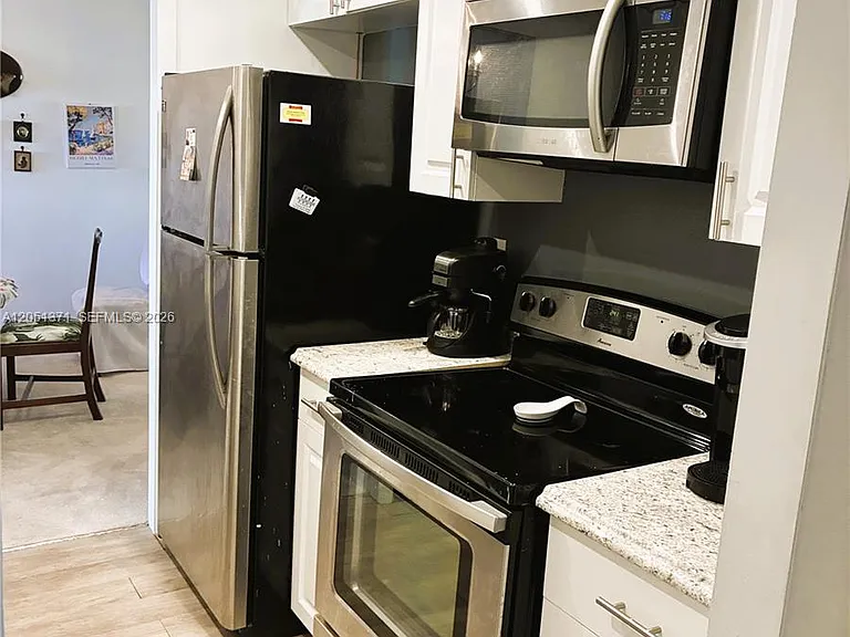 400 N Riverside Dr #501 — Photo 7