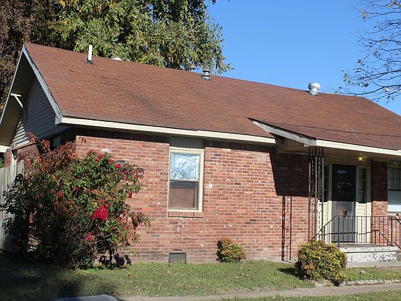 3rd image of 404 Eastwood Ave