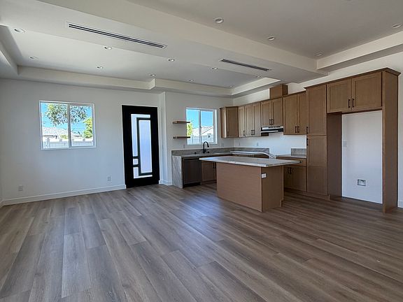 3rd image of 6441 N Beck Ave
