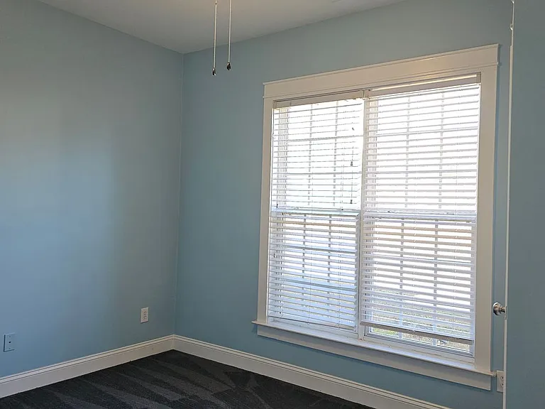 256 Stansbury Ln — Photo 6