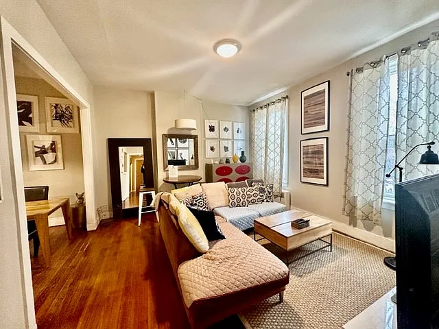 435 Hanover St #2B — Photo 5