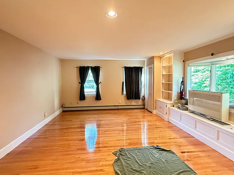 67 Park Ave — Photo 5