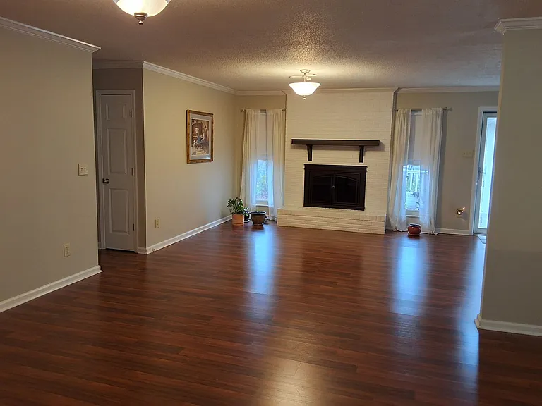 14989 Martel Rd — Photo 3