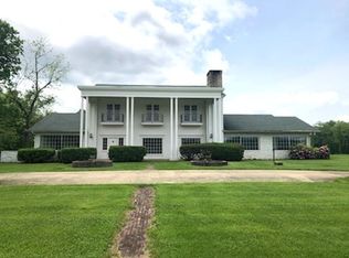 17311 Winfield Rd, Winfield, WV 25213