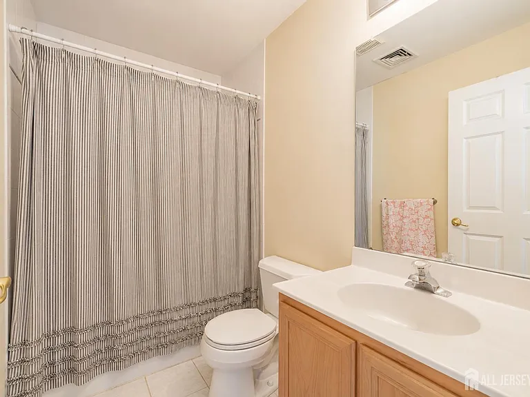 812 Columbus Ave — Photo 19