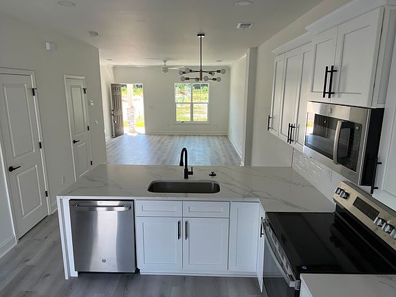 4th image of 780 Maxine Ct #8C