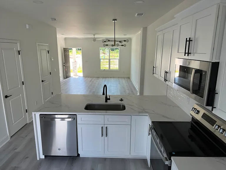 780 Maxine Ct #8C — Photo 4