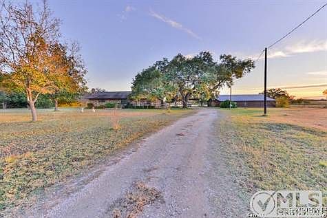 5th image of 826 County Road 679