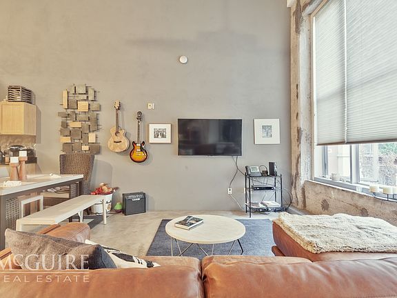 4th image of 346 1st St APT 209