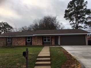 1604 Clearwood Dr, Longview, TX 75604