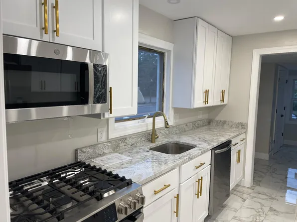 3 Clayton Ave, Toms River, NJ 08755