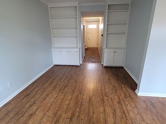 2nd image of 2270 Tunis Cv