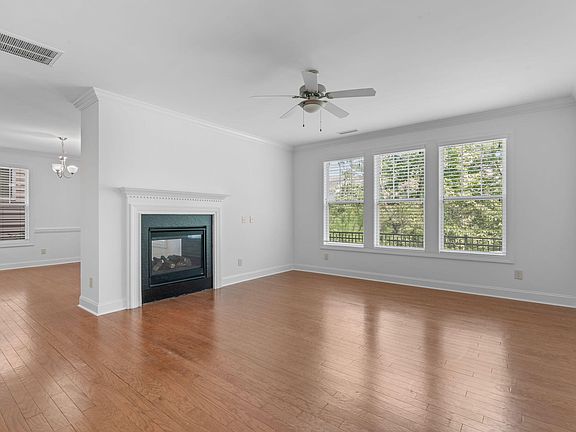 3rd image of 521 Finnbar Dr
