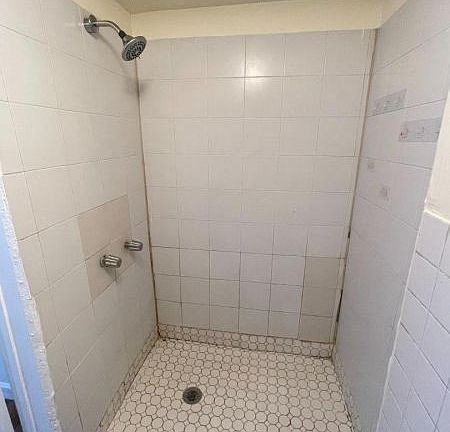 4th image of 164 N Day St #1L