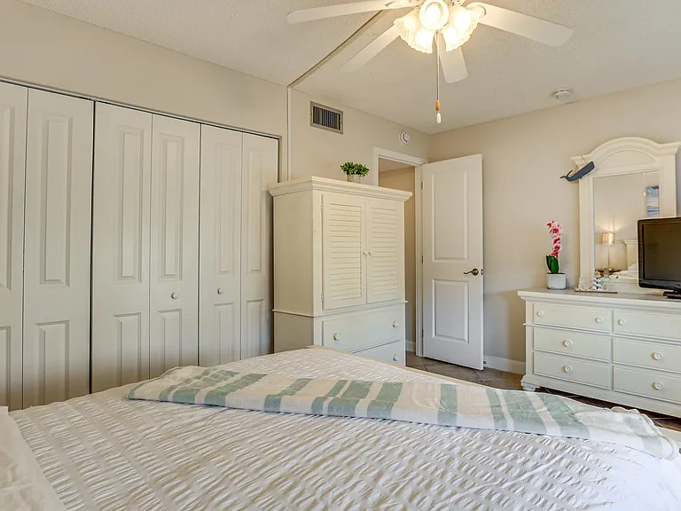 7930 Sun Island Dr S #107 — Photo 8