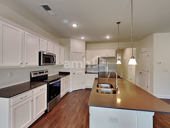 3rd image of 12125 Golden Farm Ln