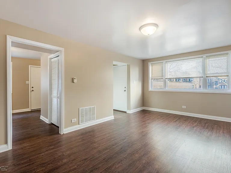 8237 S Drexel Ave #3E — Photo 1