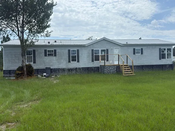 18125 Dover Ln, Hilliard, FL 32046