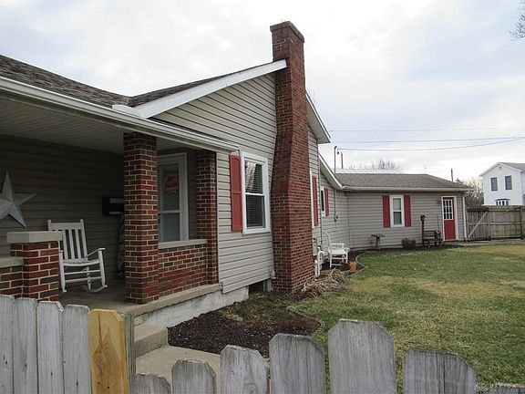 2nd image of 515 E 5th St