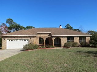 1932 Sparrow Ln, Navarre, FL 32566