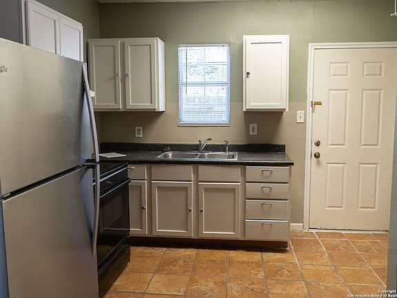 5th image of 1412 Whitman Ave Unit 2