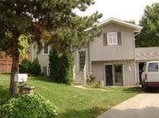 812 13th St, Kalona, IA 52247