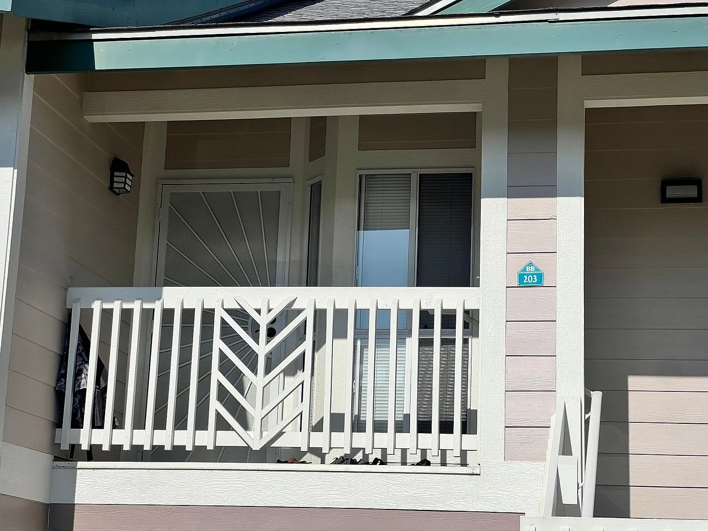 2 Bedroom 2 bath unfurnished top floor condo — Photo 2