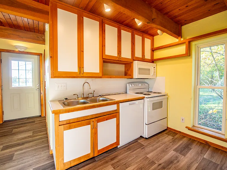 10644 Peach Ridge Rd — Photo 5
