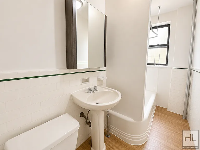 81 Bay 22nd St #C2 — Photo 8