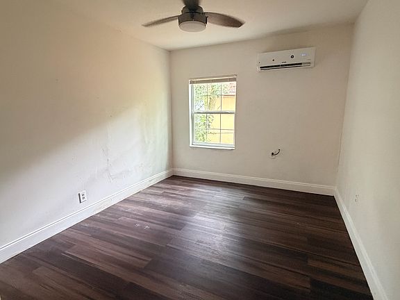 3rd image of 8922 Lynn Ave