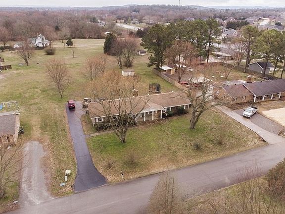 3rd image of 2967 Parkwood Dr