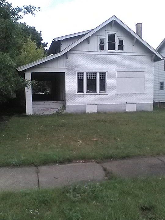 1st image of 20 Hilton Ave