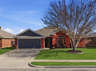 1035 Vinewood Ave, Burleson, TX 76028