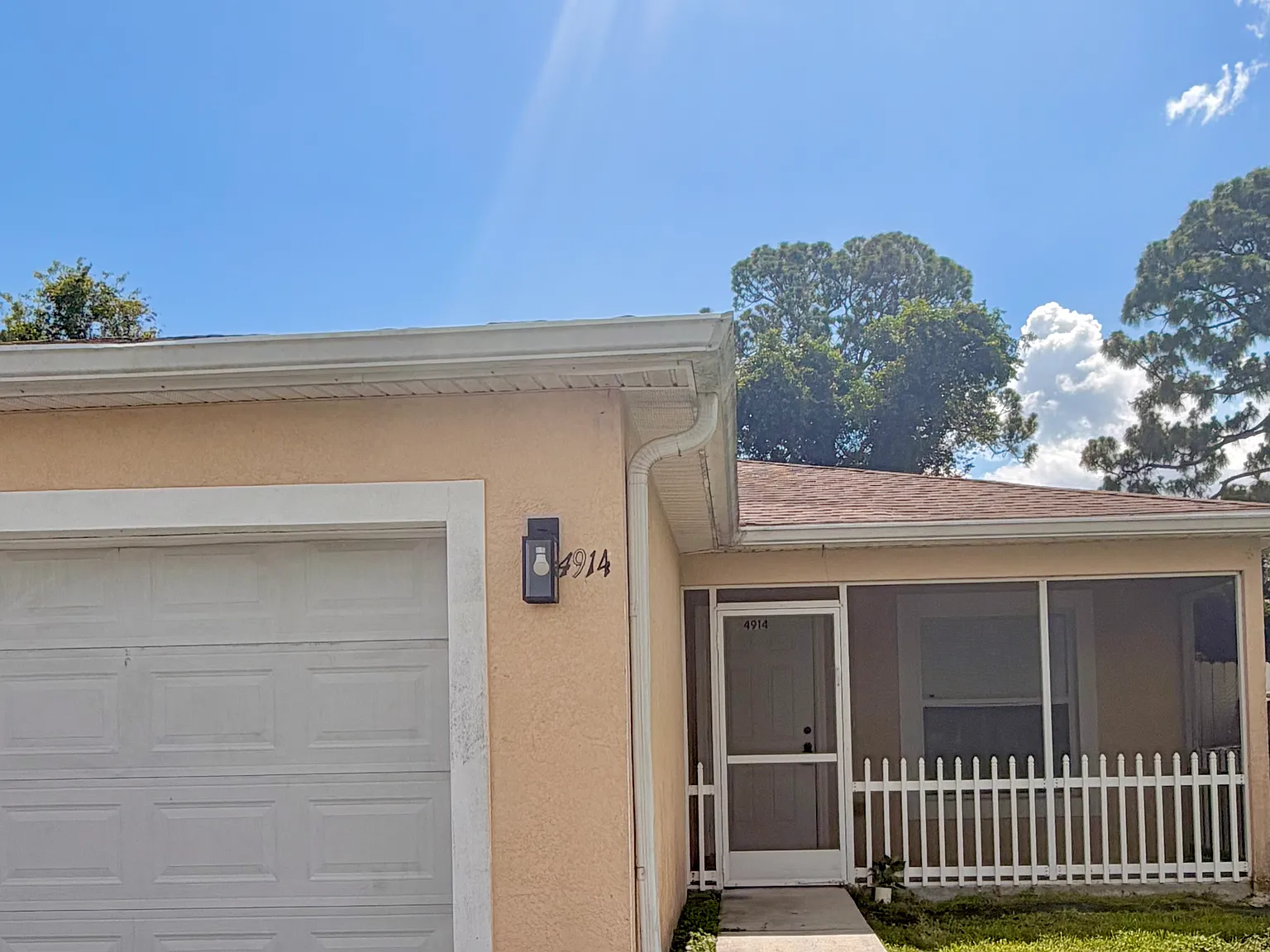 3 bed, 1172 sqft, $1,700 — Photo 1