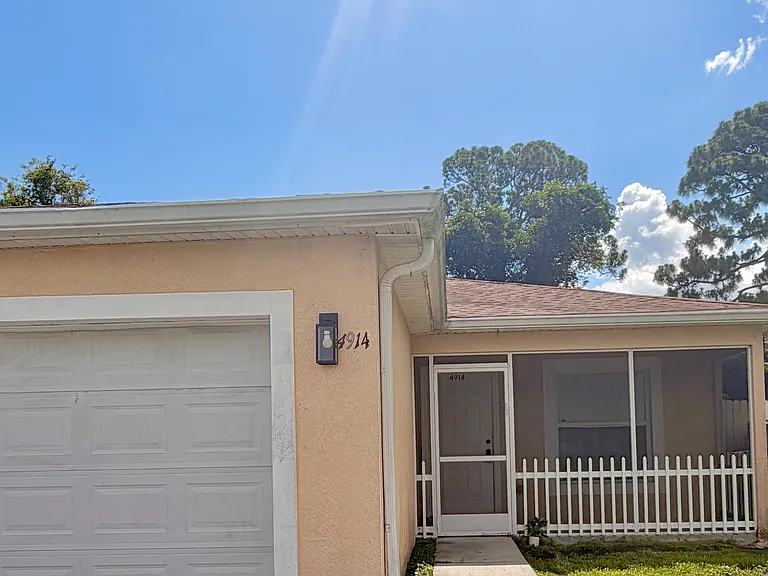 4914 Golfview Blvd #1 — Photo 1