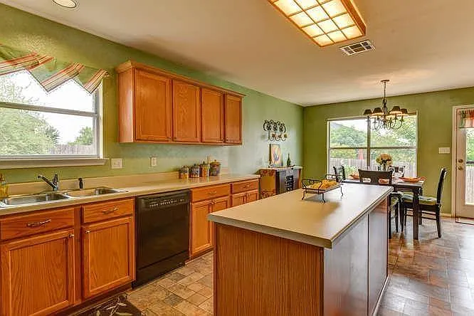 910 Wild Petunia Way — Photo 4
