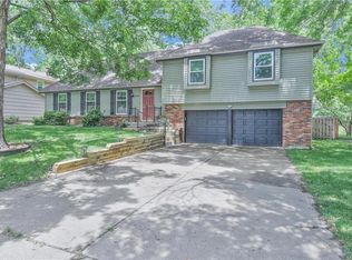 6416 W 101st St, Overland Park, KS 66212