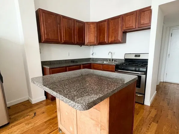 112 Lincoln Avenue #207, photo 3