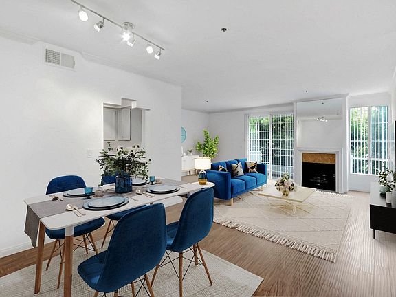 4th image of 311 S Swall Dr #101