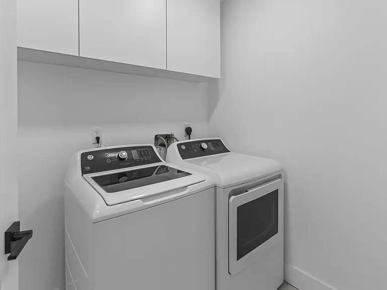 131 Toledo Way NE — Photo 9