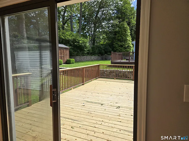 73 Crestwood Dr — Photo 10