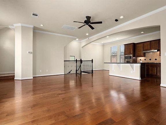 4th image of 2709 Kings Retreat Cir