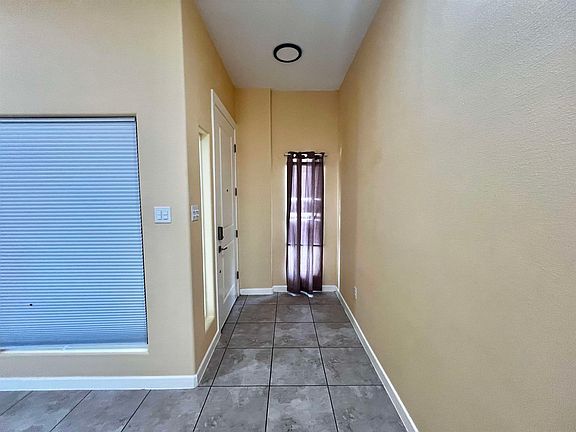 4th image of 509 Graneros Ave