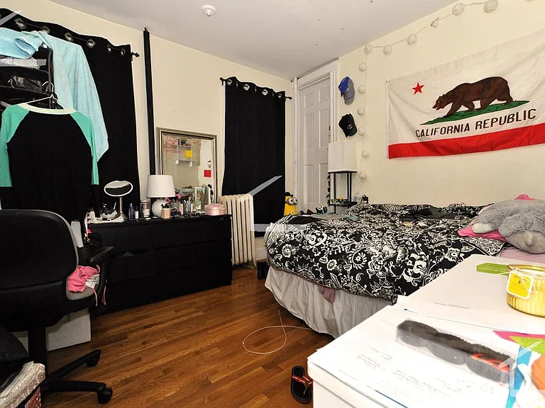 64 Egmont St #4 — Photo 5