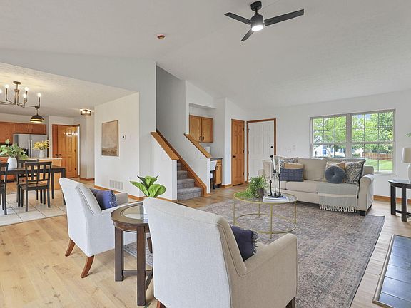 4th image of 2251 Farmland Dr