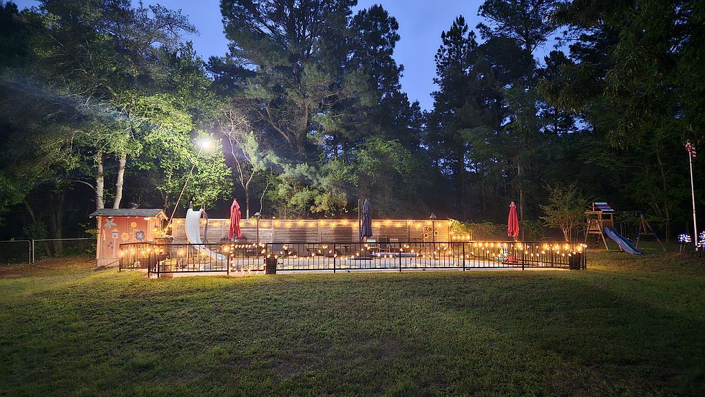 1127 Dawn Dr - Property Image
