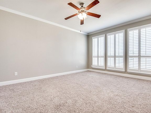 3rd image of 113 Oakmont Dr