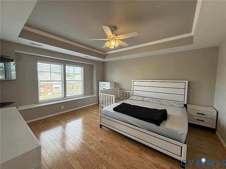 8049 Ellendale Dr — Photo 18