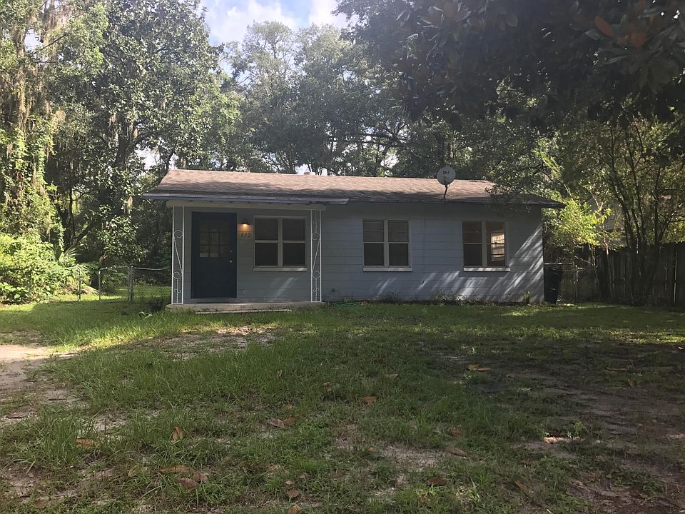 1st image of 832 NW 40th Ave