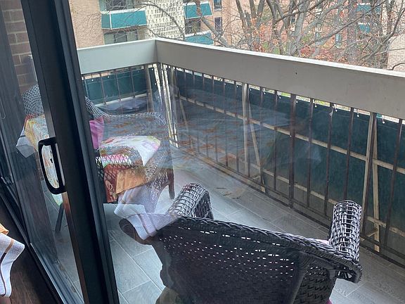 3rd image of 6141 Leesburg Pike APT 507